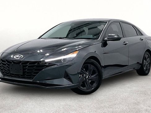 Used 2022 Hyundai Elantra SEL w/ Convenience Package FWD image 14