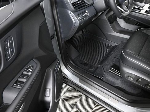 New 2025 Buick Enclave Sport Touring w/ Power Package image 8