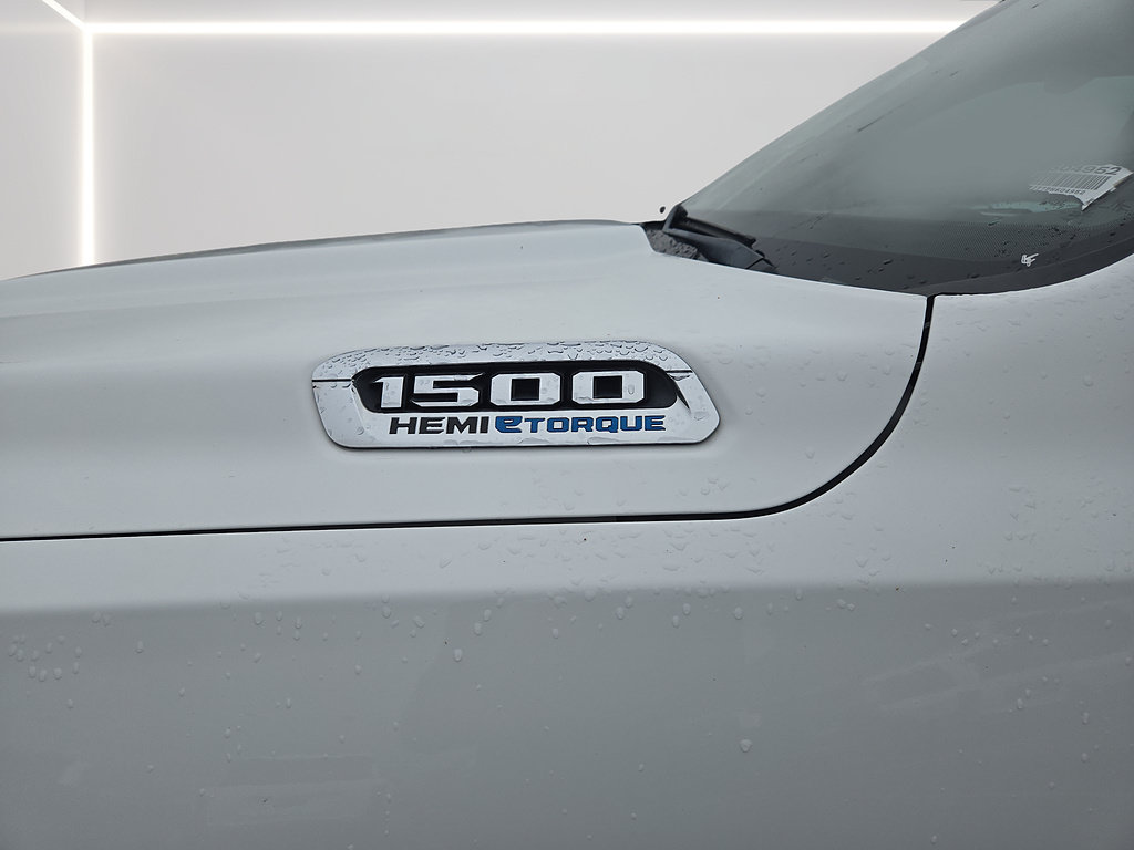 Used 2023 RAM 1500 Laramie AWD/4WD image 40