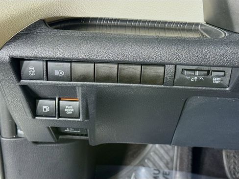 Certified 2021 Toyota Sienna XLE FWD image 20