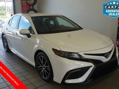 Used 2022 Toyota Camry SE w/ Cold Weather Package