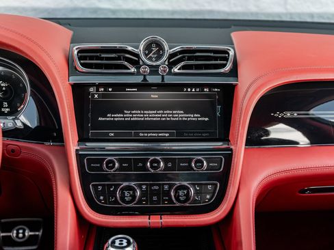Certified 2023 Bentley Bentayga Extended Wheelbase AWD/4WD image 33