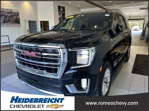 Used 2023 GMC Yukon SLT w/ SLT Premium Package AWD/4WD image 6