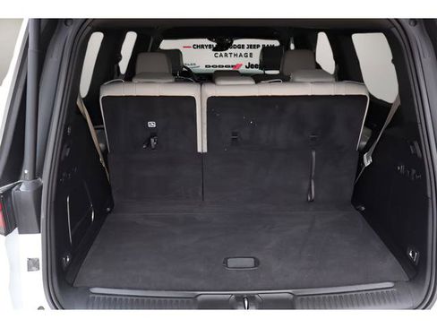 Used 2025 Jeep Wagoneer 4WD image 27