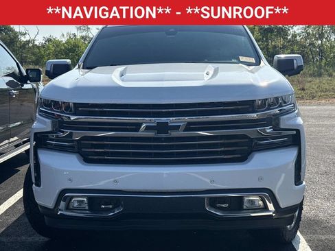 Used 2019 Chevrolet Silverado 1500 High Country w/ Technology Package AWD/4WD image 2