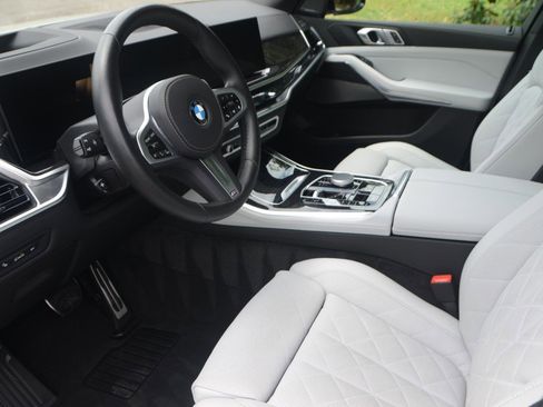 Used 2026 BMW X5 xDrive40i AWD/4WD image 2