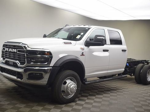 New 2026 RAM 5500 Tradesman AWD/4WD image 16