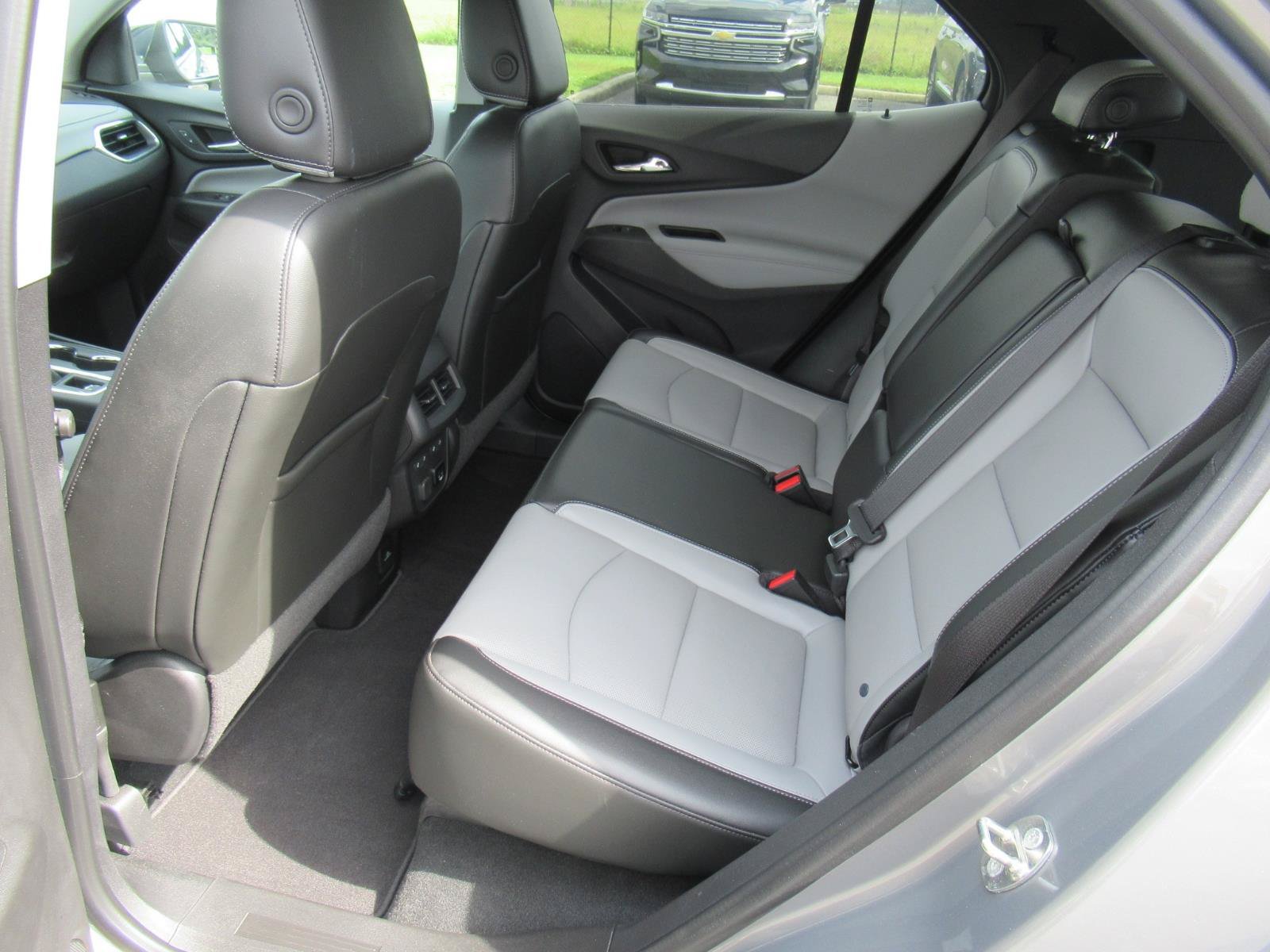 Used 2018 Chevrolet Equinox Premier FWD image 34