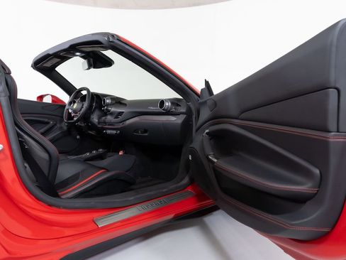 Used 2021 Ferrari F8 Tributo Base image 39