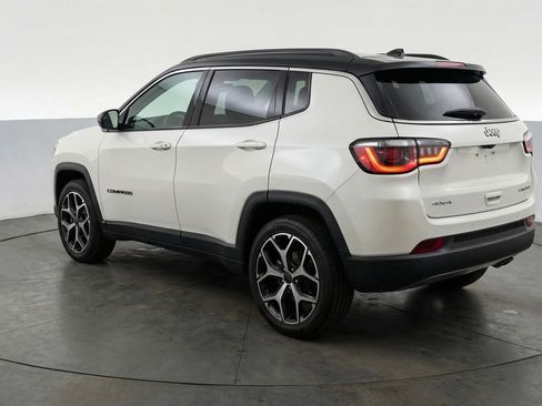 Used 2025 Jeep Compass Limited AWD/4WD image 6
