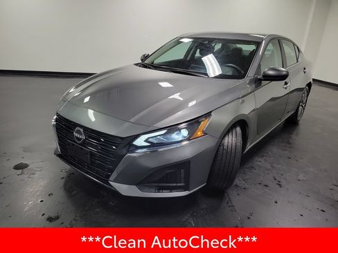 Used 2025 Nissan Altima 2.5 SV FWD image 4