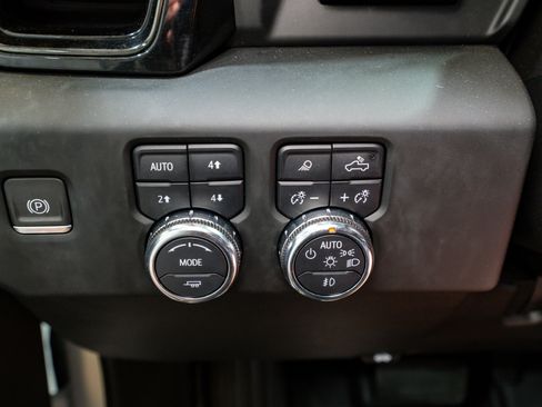 Used 2024 GMC Sierra 2500 AT4 w/ AT4 Premium Plus Package image 35