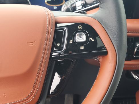 New 2026 Lincoln Aviator Reserve image 17