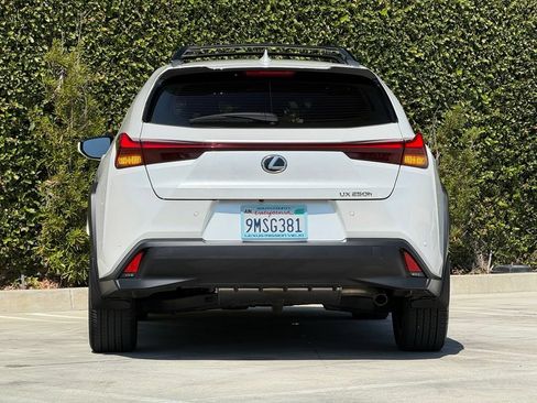 Certified 2024 Lexus UX 250h FWD image 12