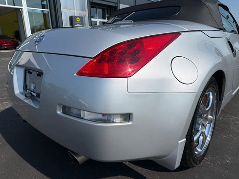 Used 2006 Nissan 350Z Grand Touring RWD image 23