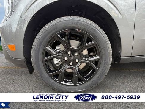 New 2026 Ford Maverick Lariat w/ Black Appearance Package image 9