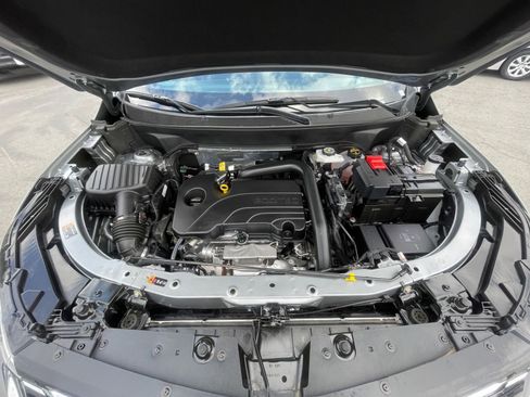 Used 2025 Chevrolet Equinox LT image 32