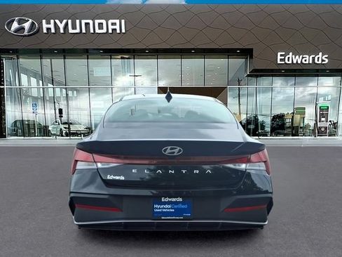Used 2024 Hyundai Elantra SE FWD image 8