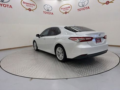 Certified 2020 Toyota Camry XLE FWD image 3