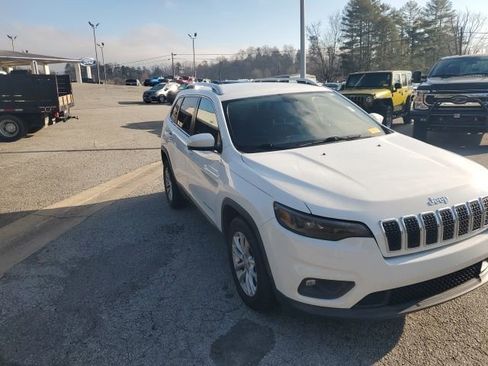 Used 2019 Jeep Cherokee Latitude w/ Popular Appearance Group image 3