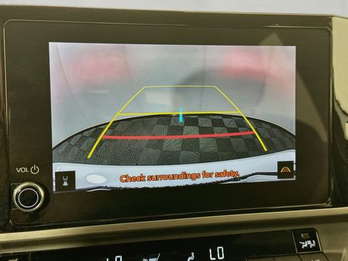 Used 2025 Toyota Camry SE AWD/4WD image 16