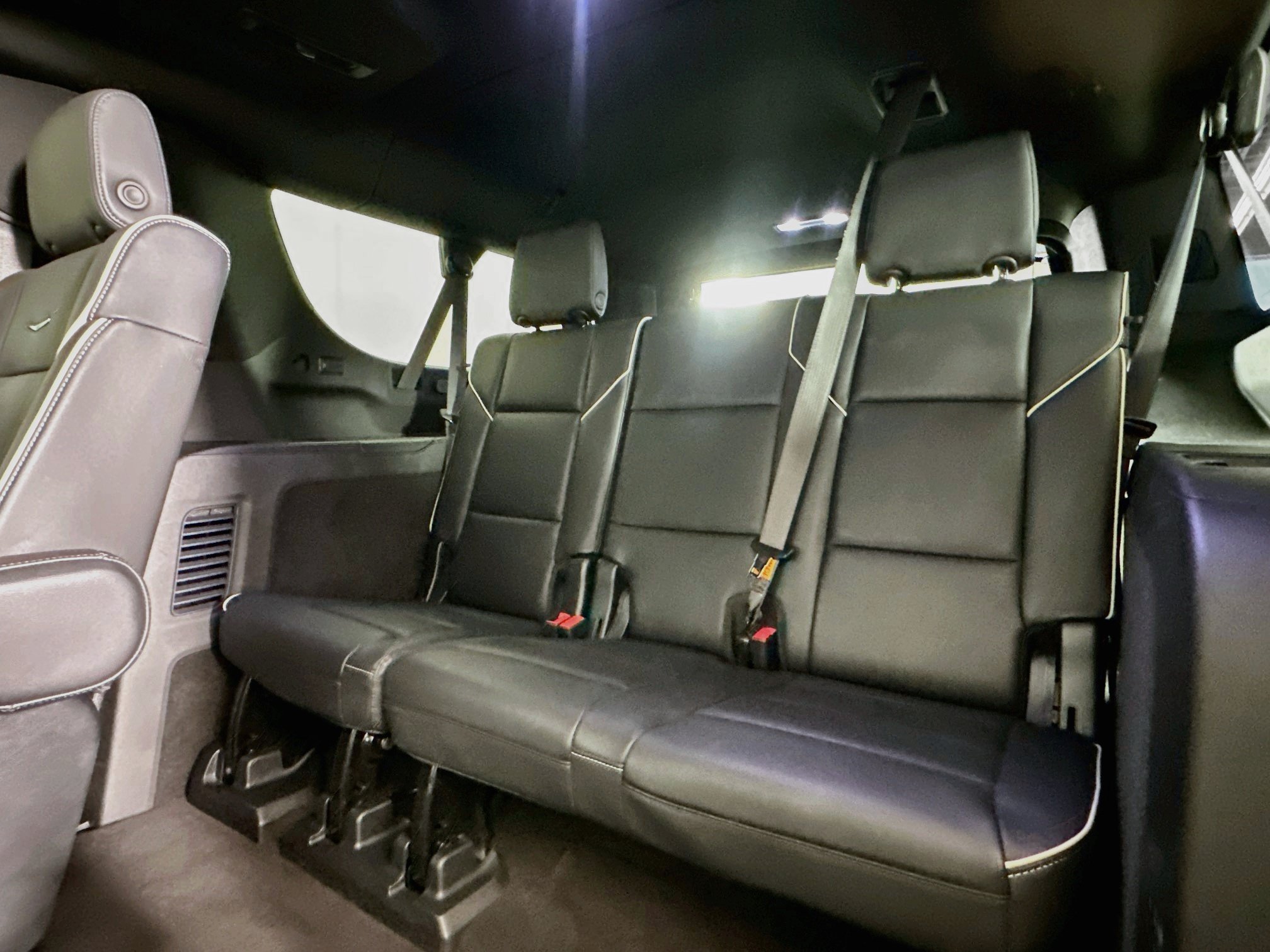 Used 2023 Cadillac Escalade ESV Sport AWD/4WD image 30