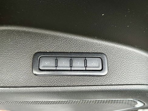 Used 2020 Chevrolet Suburban Premier image 12