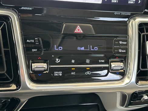 Certified 2023 Kia Sorento SX Prestige w/ Panoramic Sunroof Package AWD/4WD image 23