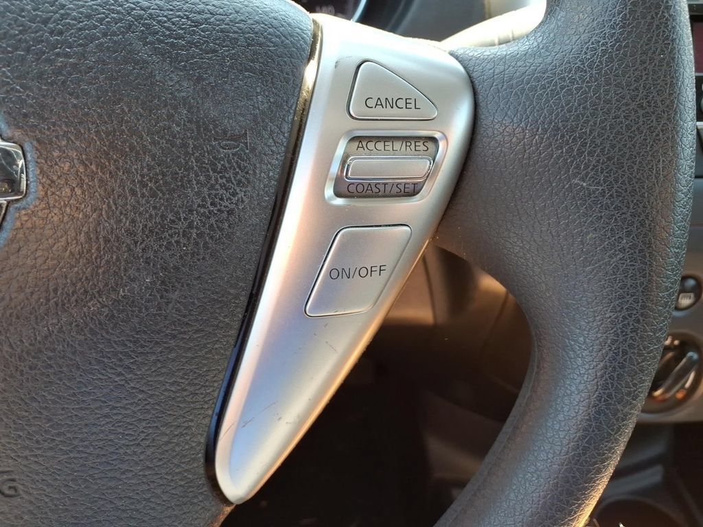 Used 2015 Nissan Versa SV FWD image 17
