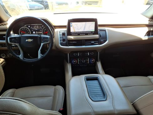 Used 2021 Chevrolet Suburban Premier w/ Premium Package AWD/4WD image 21