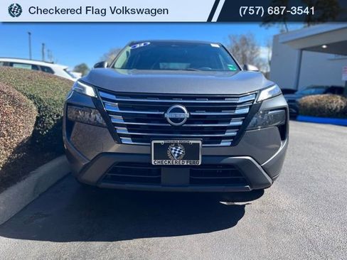 Used 2024 Nissan Rogue SV image 13