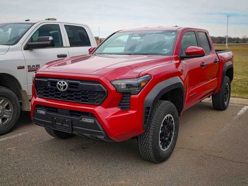 Used 2024 Toyota Tacoma TRD Off-Road image 1