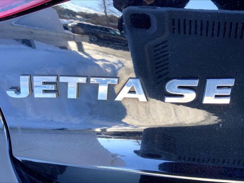 Used 2018 Volkswagen Jetta SE image 10