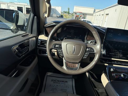Used 2024 Lincoln Navigator Reserve AWD/4WD image 16