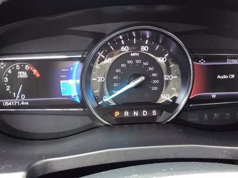 Used 2018 Ford Explorer Limited image 32