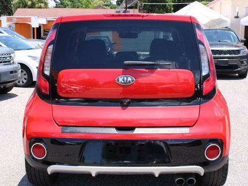 Used 2018 Kia Soul ! FWD image 3
