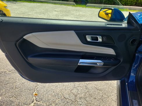 Used 2024 Ford Mustang Premium RWD image 15