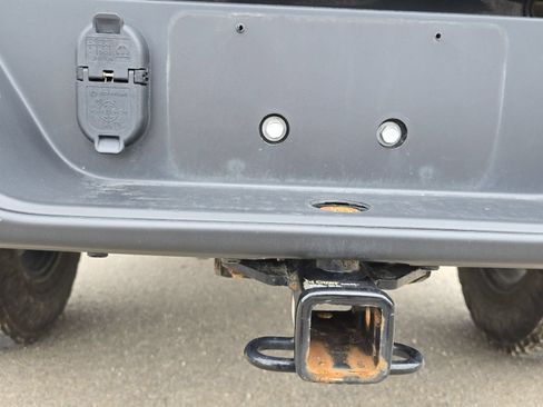Used 2023 Jeep Gladiator Sport AWD/4WD image 19