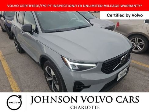 Certified 2025 Volvo XC40 B5 Plus image 1
