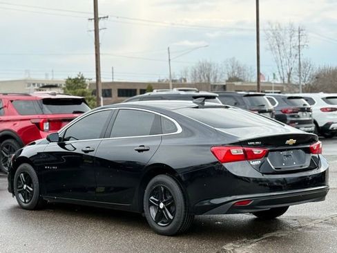Used 2025 Chevrolet Malibu LS FWD image 37