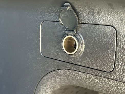 Used 2023 Toyota RAV4 SE image 15