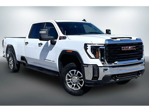 Used 2024 GMC Sierra 2500 Pro AWD/4WD image 3