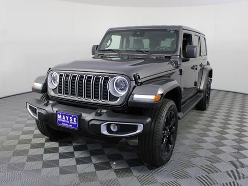 Used 2025 Jeep Wrangler Unlimited Sahara AWD/4WD image 20