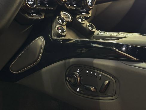 Used 2023 Aston Martin V8 Vantage Roadster image 25