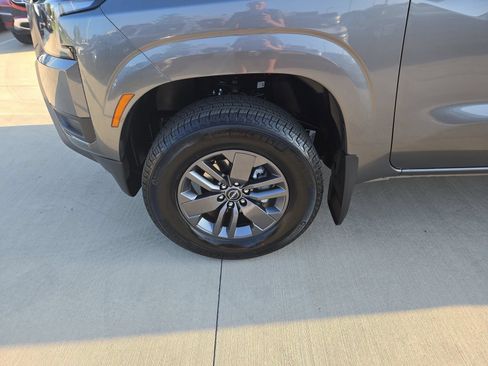 New 2025 Nissan Frontier SV AWD/4WD image 31