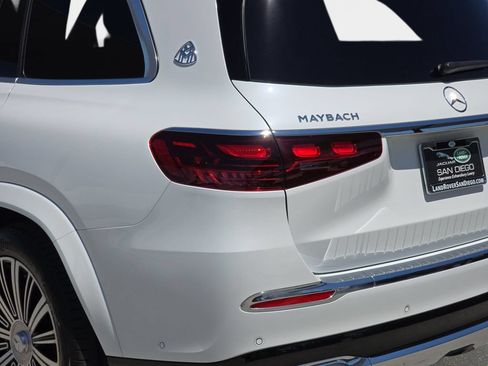 Used 2026 Mercedes-Benz Maybach GLS 600 4MATIC image 39