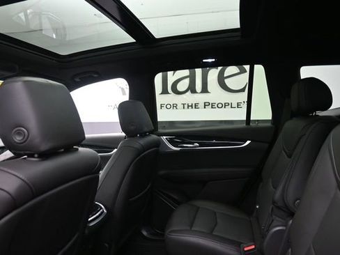 Used 2024 Cadillac XT6 Premium Luxury w/ Technology Package AWD/4WD image 25