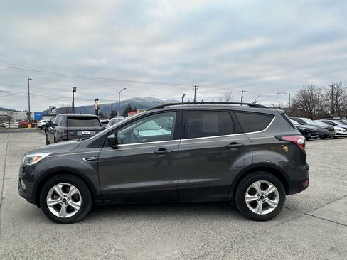 Used 2017 Ford Escape SE w/ Equipment Group 201A image 39