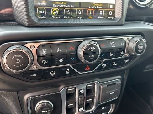 Used 2023 Jeep Wrangler Unlimited Sahara w/ Altitude image 23