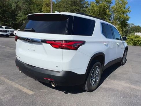 Used 2023 Chevrolet Traverse LT w/ Rear Camera Mirror Package image 8